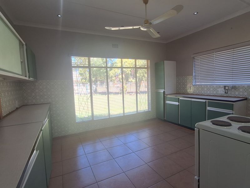 House for sale near main street - Photo 6