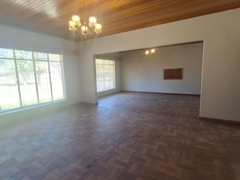 House for sale near main street - Photo 4