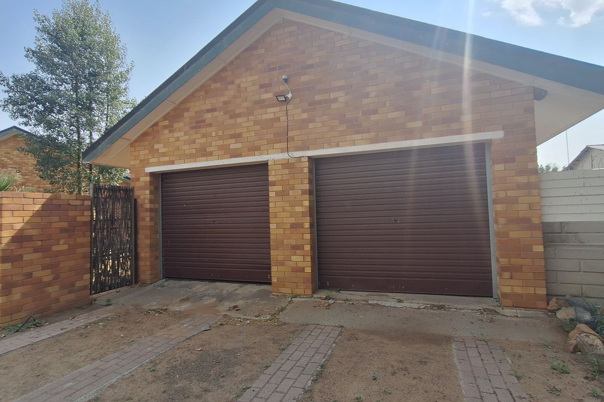 House for sale near main street - Photo 3