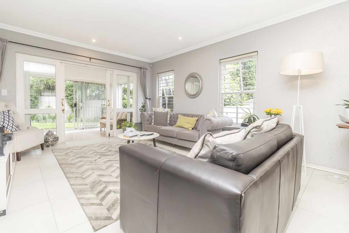 Freestanding Home In Boutique Style Complex- Show House Sunday By Appointment - Photo 5