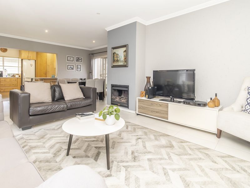 Freestanding Home In Boutique Style Complex- Show House Sunday By Appointment - Photo 9