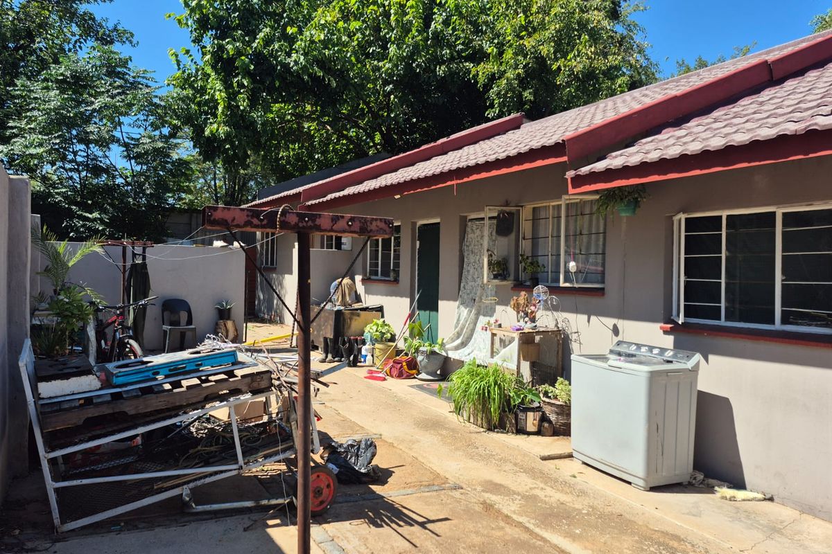 Great Investment Opportunity – 6 Units - Photo 2