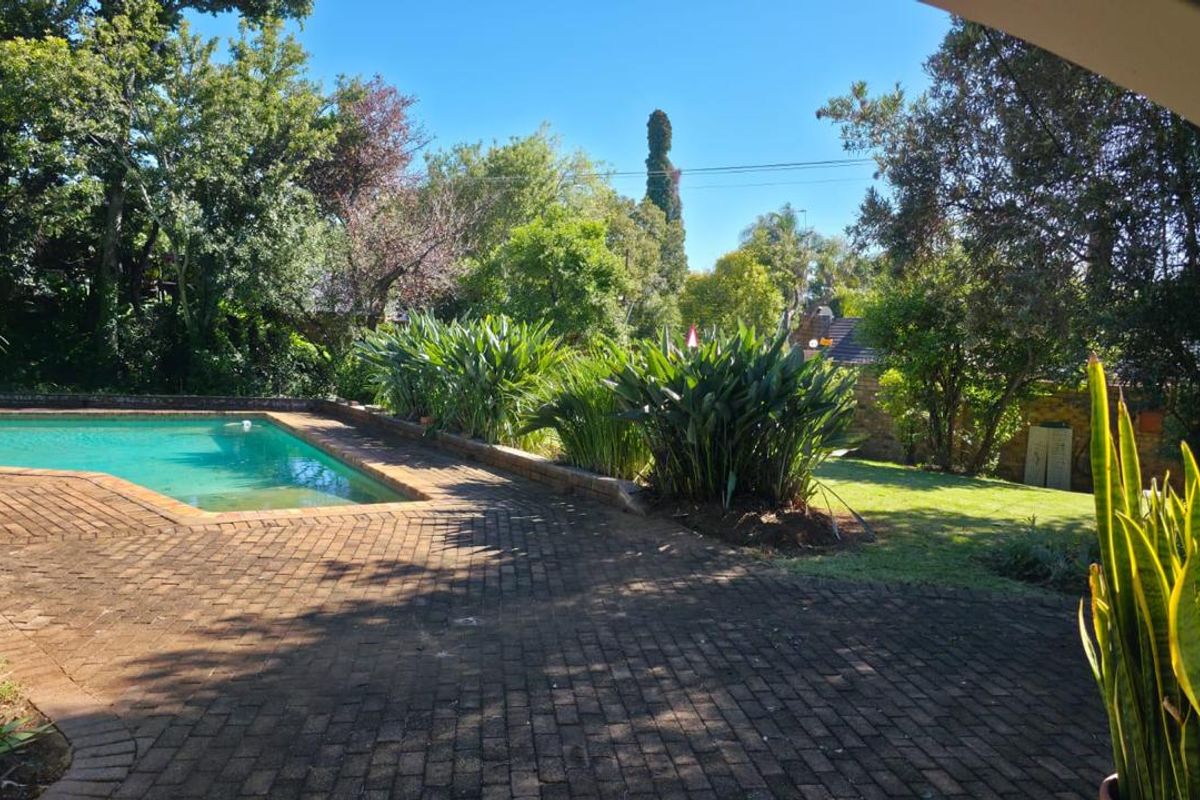 Charming Family Home in Lynnwood Glen, Pretoria - Photo 2