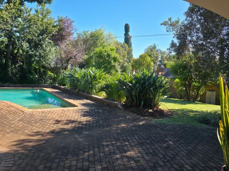 Charming Family Home in Lynnwood Glen, Pretoria - Photo 2