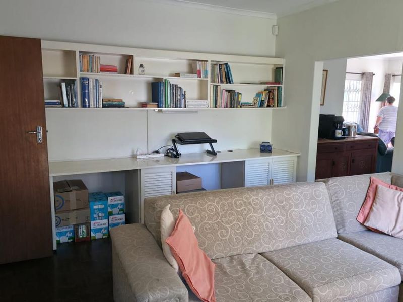 Charming Family Home in Lynnwood Glen, Pretoria - Photo 4