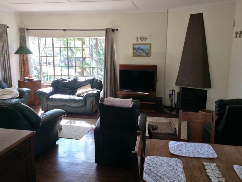 Charming Family Home in Lynnwood Glen, Pretoria - Photo 6