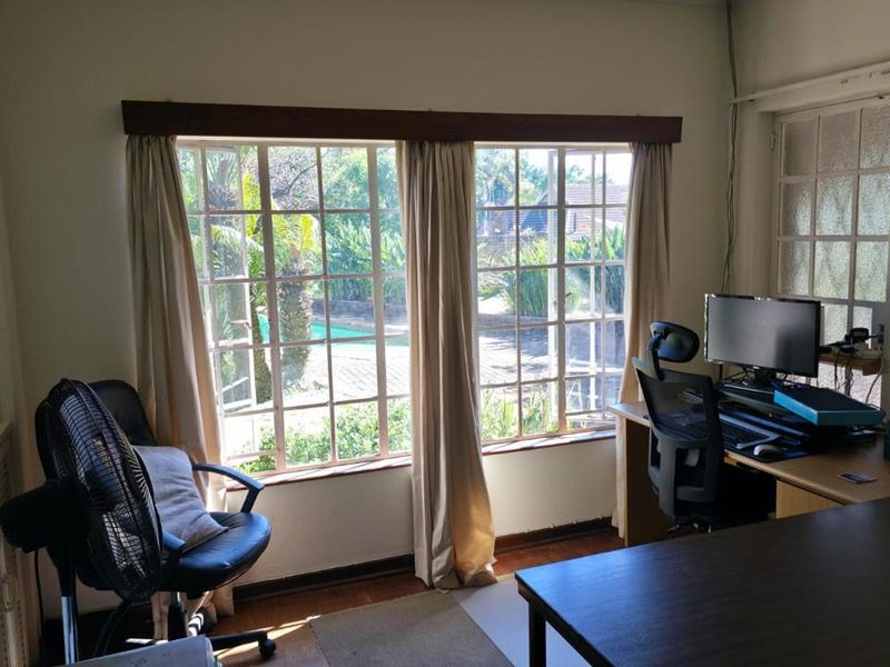 Charming Family Home in Lynnwood Glen, Pretoria - Photo 7