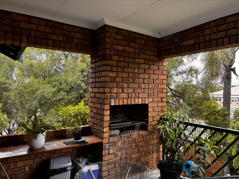 Safe and Stylish Lock Up and Go with a Wonderful Pool - Photo 7