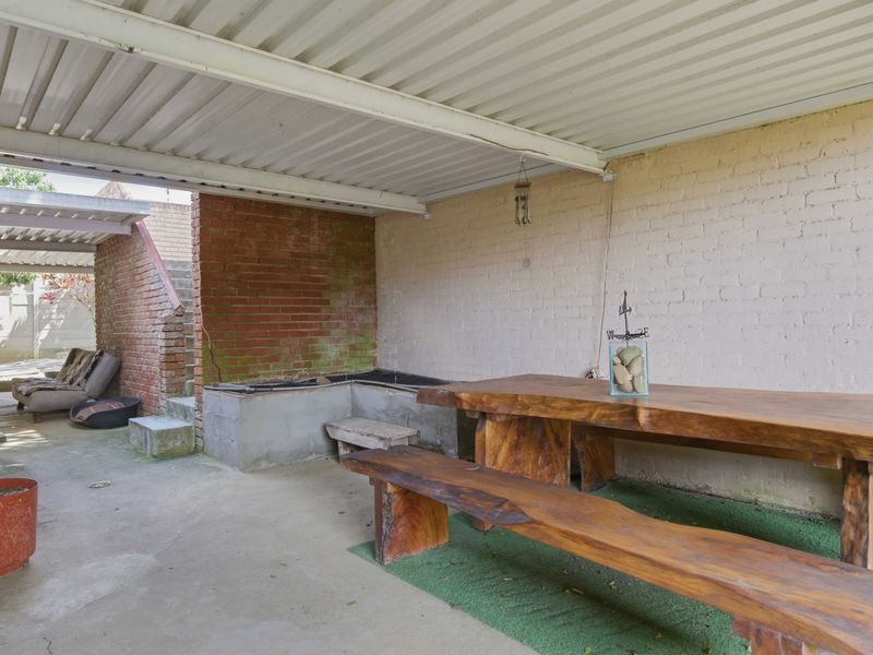 Opportunity awaits on this 3 Bedroom Home with Study and Private garden - Photo 8