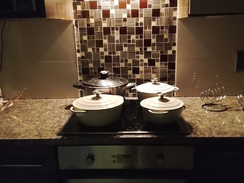 Charming 2-bedroom apartment in Vanderbijlpark CW 3, perfect for first-time buyers or investors! - Photo 8