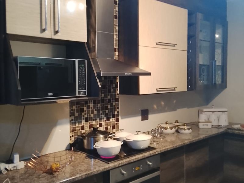 Charming 2-bedroom apartment in Vanderbijlpark CW 3, perfect for first-time buyers or investors! - Photo 7