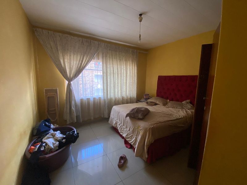 Charming 2-bedroom apartment in Vanderbijlpark CW 3, perfect for first-time buyers or investors! - Photo 3