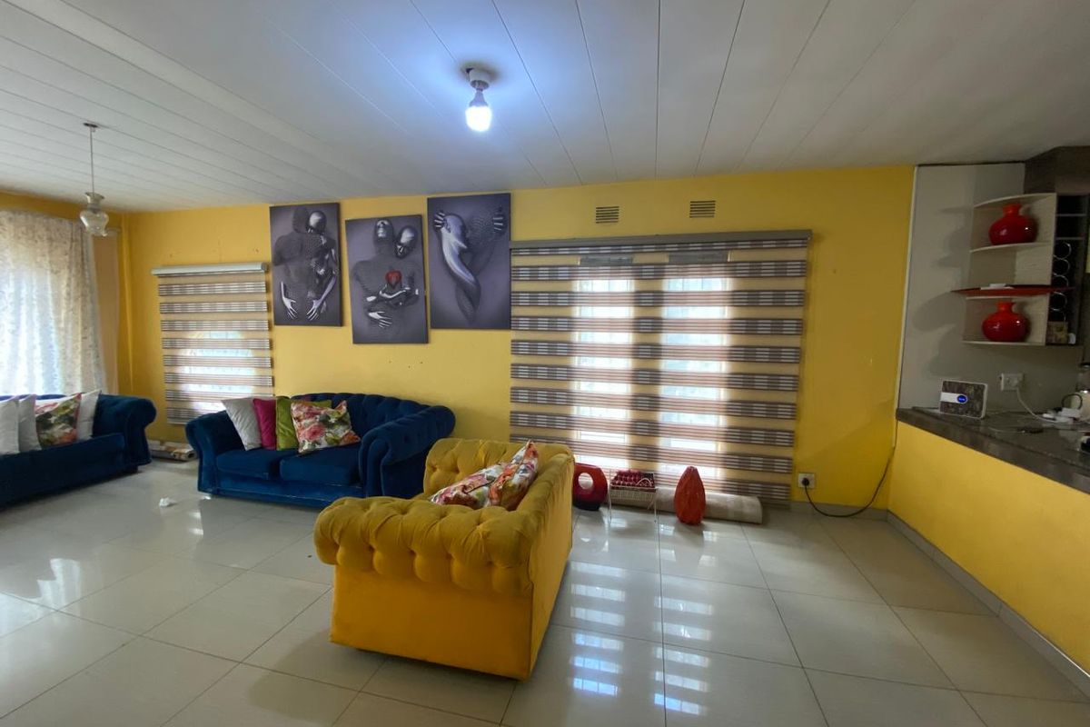 Charming 2-bedroom apartment in Vanderbijlpark CW 3, perfect for first-time buyers or investors! - Photo 4