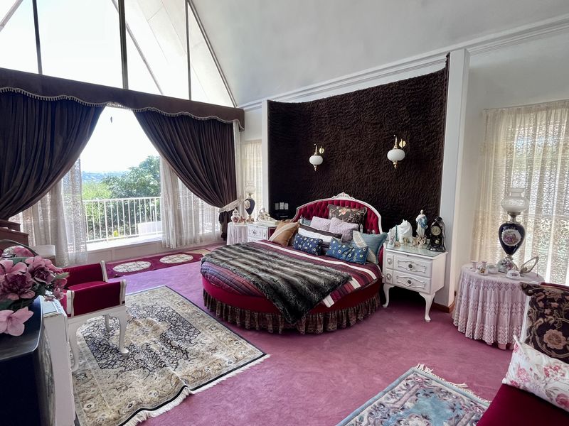 4 Bedroom Home for Sale with Breathtaking Views & Large Stand with Landscaped Gardens - Photo 10