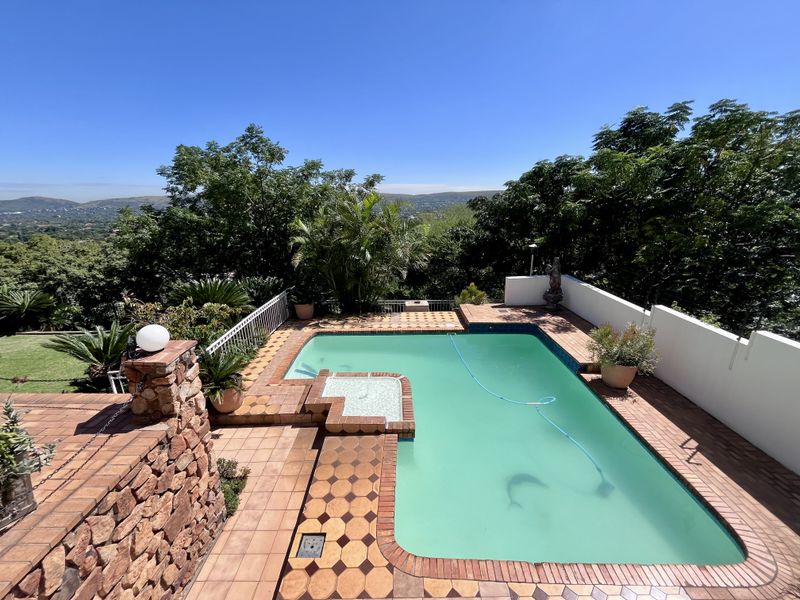 4 Bedroom Home for Sale with Breathtaking Views & Large Stand with Landscaped Gardens - Photo 4