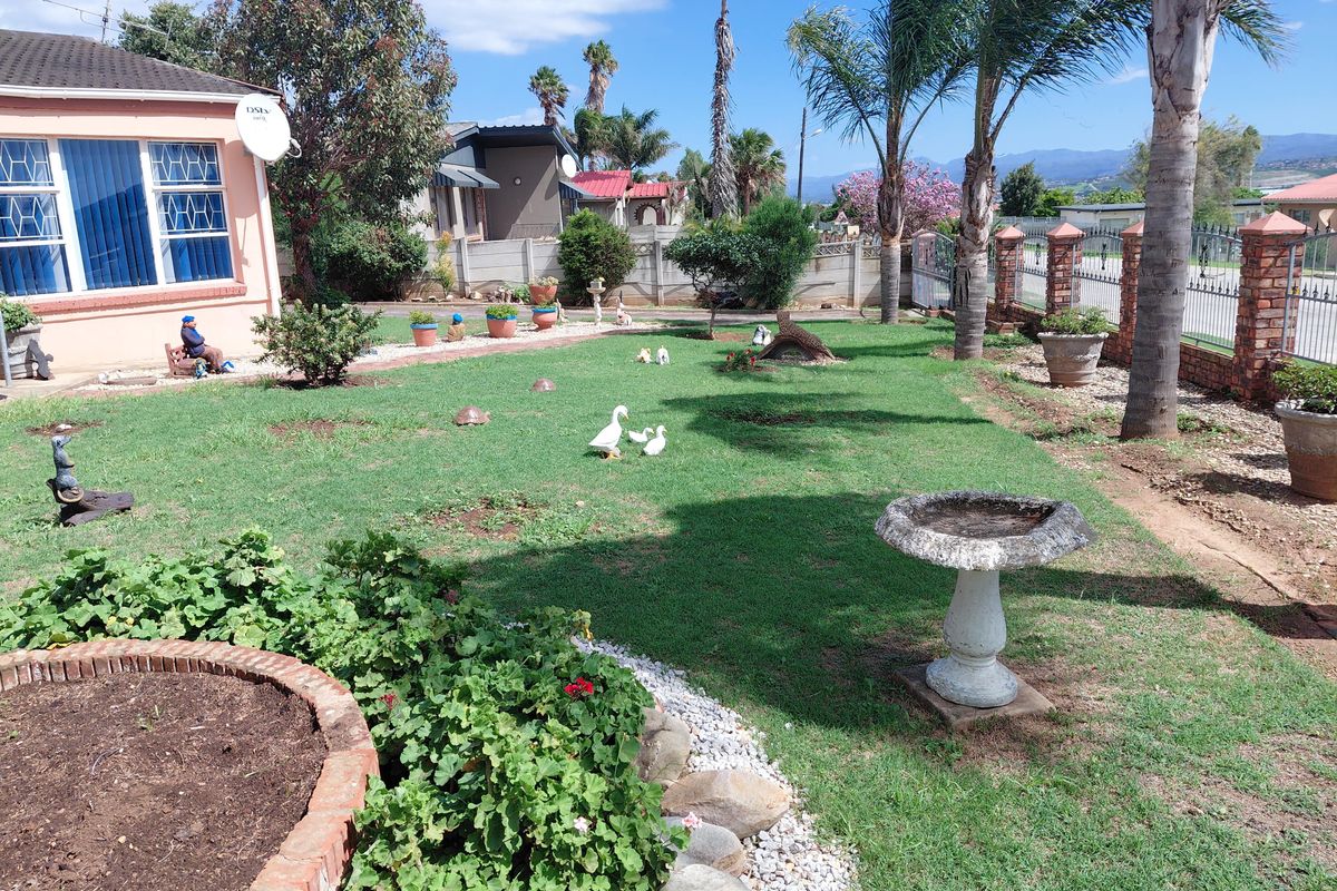 Neat Family Home with Spacious Living Areas in Bothasrus - Photo 3