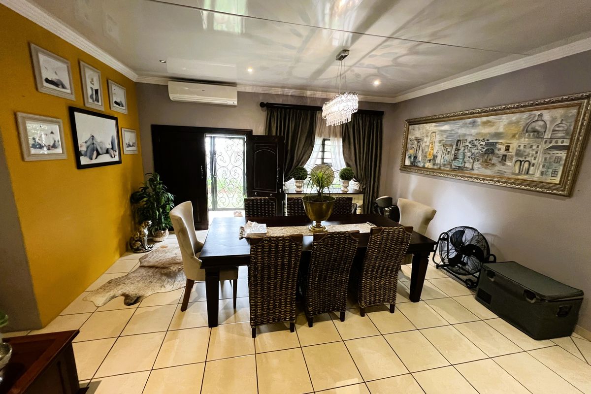 Stunning 3-bedroom townhouse in Wilkoppies, Klerksdorp—perfect for families seeking modern living! - Photo 3