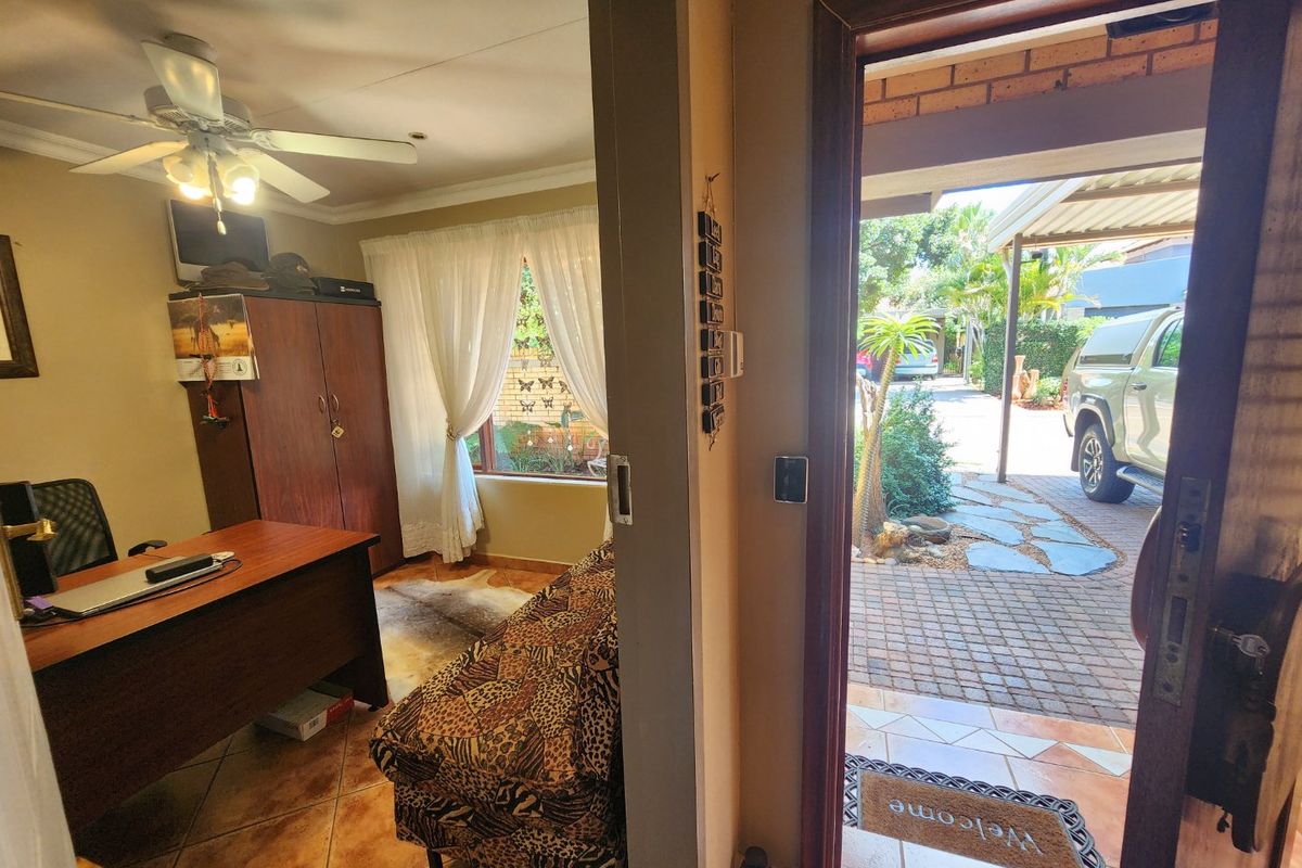 Elegant Family Living with Modern Comforts & Solar Efficiency - Photo 5