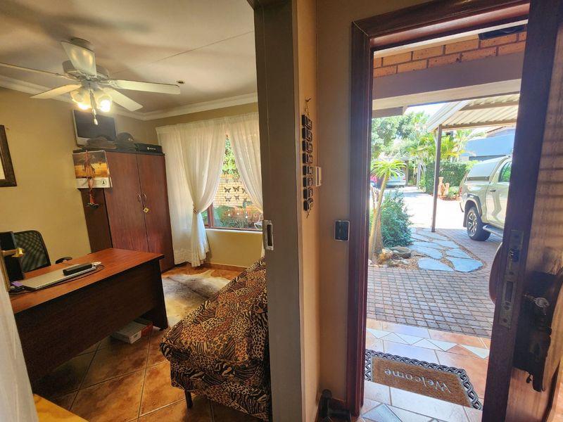 Elegant Family Living with Modern Comforts & Solar Efficiency - Photo 5