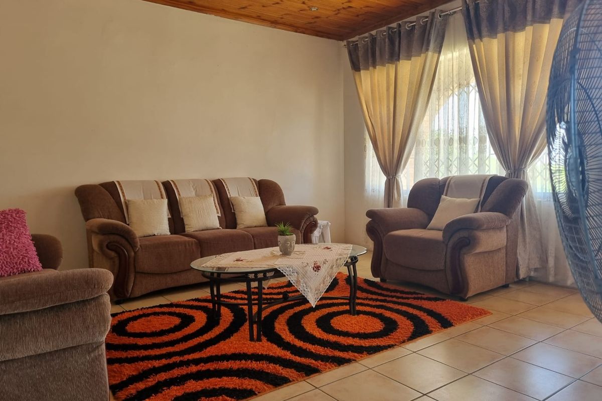 Spacious Brick Home in Graigieburn, Umkomaas - Photo 5