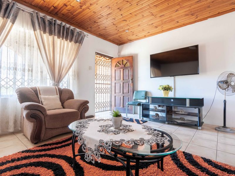 Spacious Brick Home in Graigieburn, Umkomaas - Photo 7