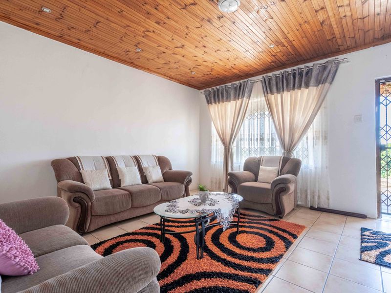Spacious Brick Home in Graigieburn, Umkomaas - Photo 6