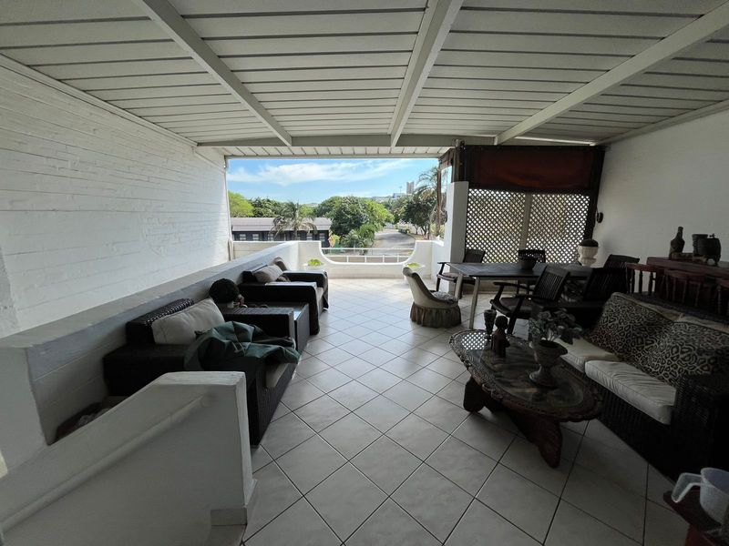 Versatile Property with Income Potential in Prime Sunningdale Location - Photo 2