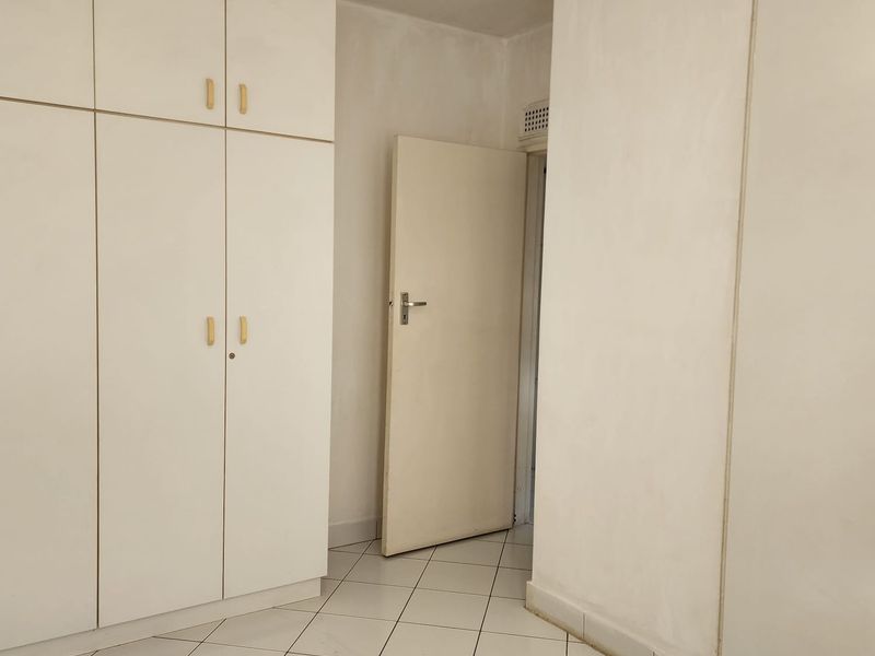 Versatile Property with Income Potential in Prime Sunningdale Location - Photo 9