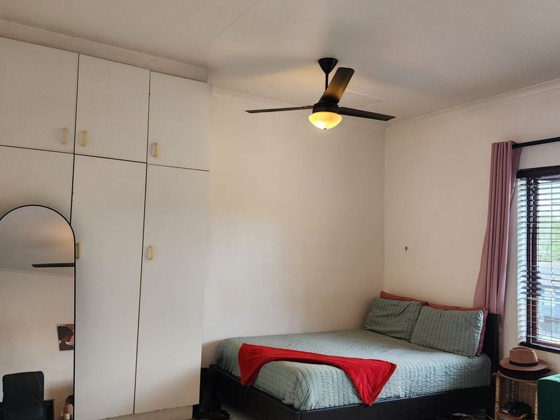 Versatile Property with Income Potential in Prime Sunningdale Location - Photo 8