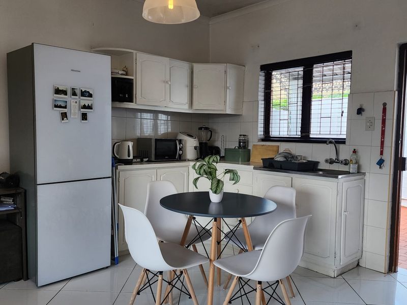 Versatile Property with Income Potential in Prime Sunningdale Location - Photo 7