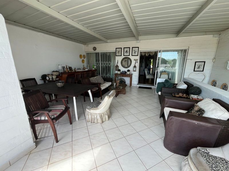 Versatile Property with Income Potential in Prime Sunningdale Location - Photo 6