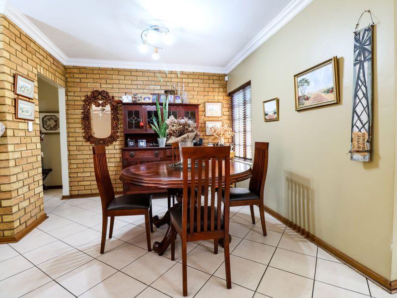 3 Bedroom Home in Thatchfield Estate - Photo 5