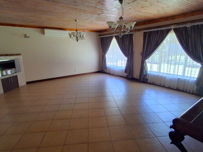 Charming 3-bedroom house in Protea Park, Rustenburg—your perfect family home awaits! Don’t miss out - Photo 7