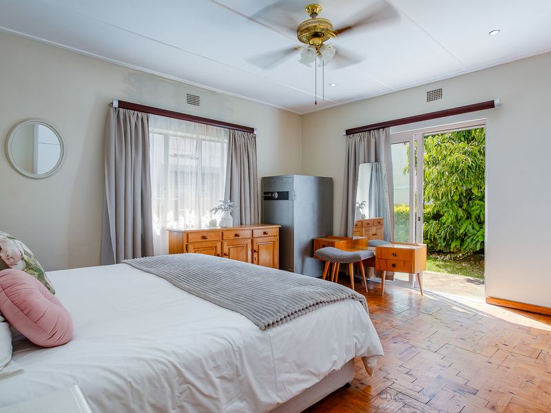 Charming Family Home in Quiet Neigbourhood - Photo 10