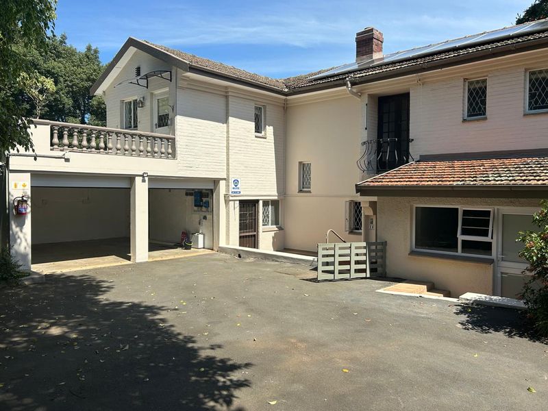 Kloof central, close to all amenities - Photo 3