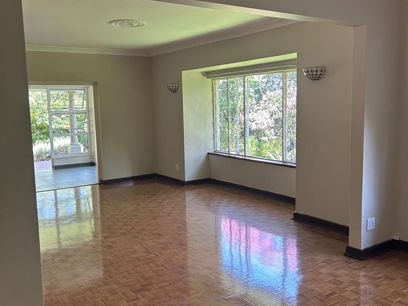 Kloof central, close to all amenities - Photo 9