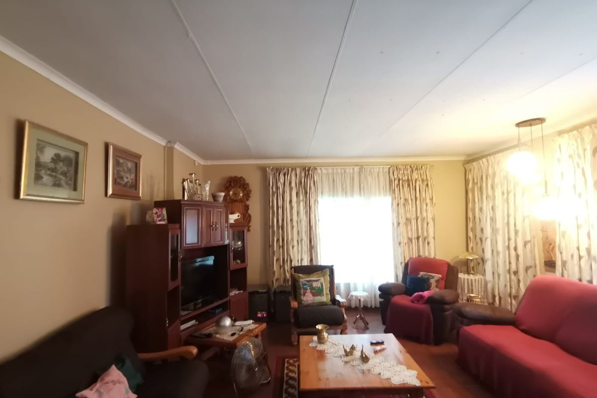 YOUR NEW HOME AWAITS! - Photo 5