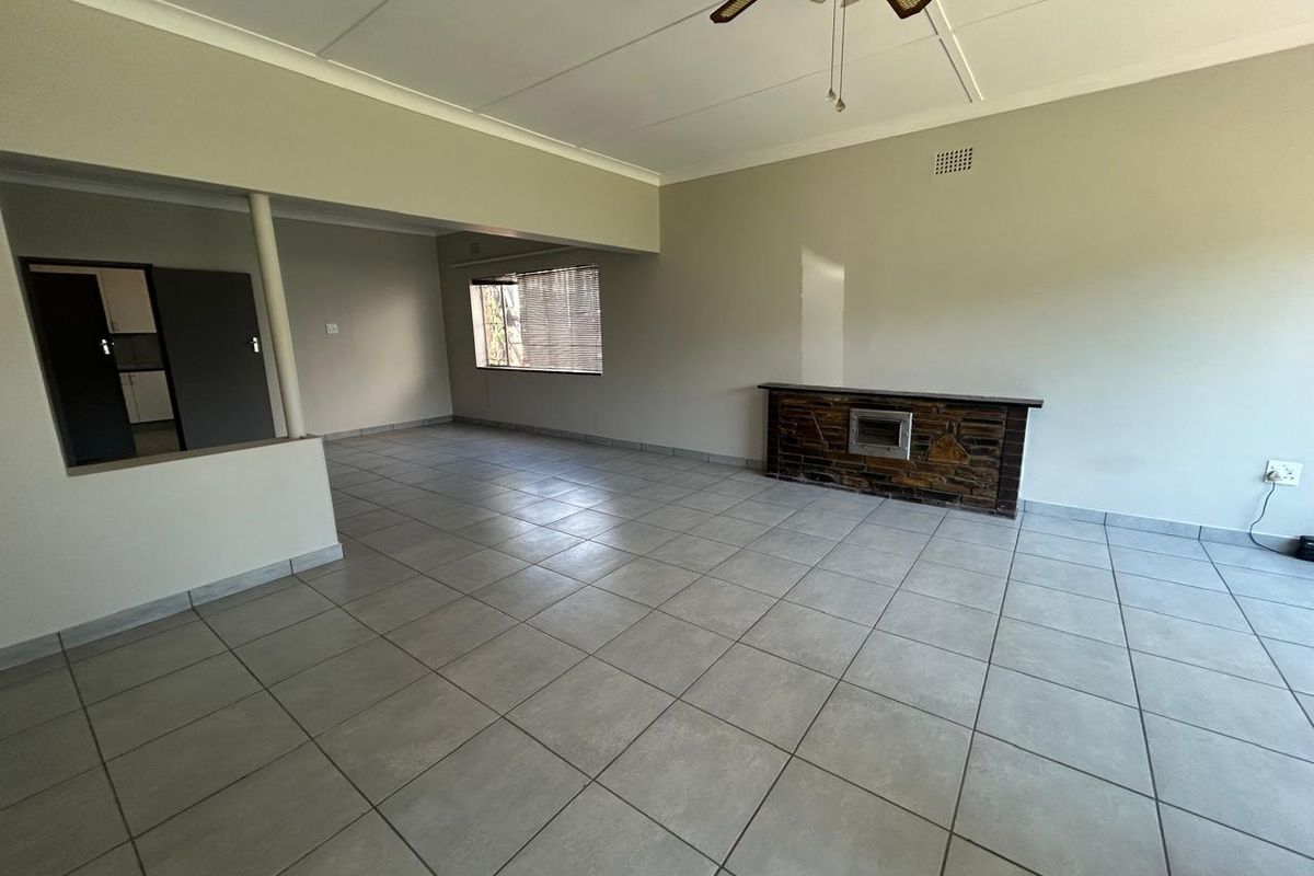 Prime Main Road Property with Exceptional Residential or Business Potential – Boksburg - Photo 3