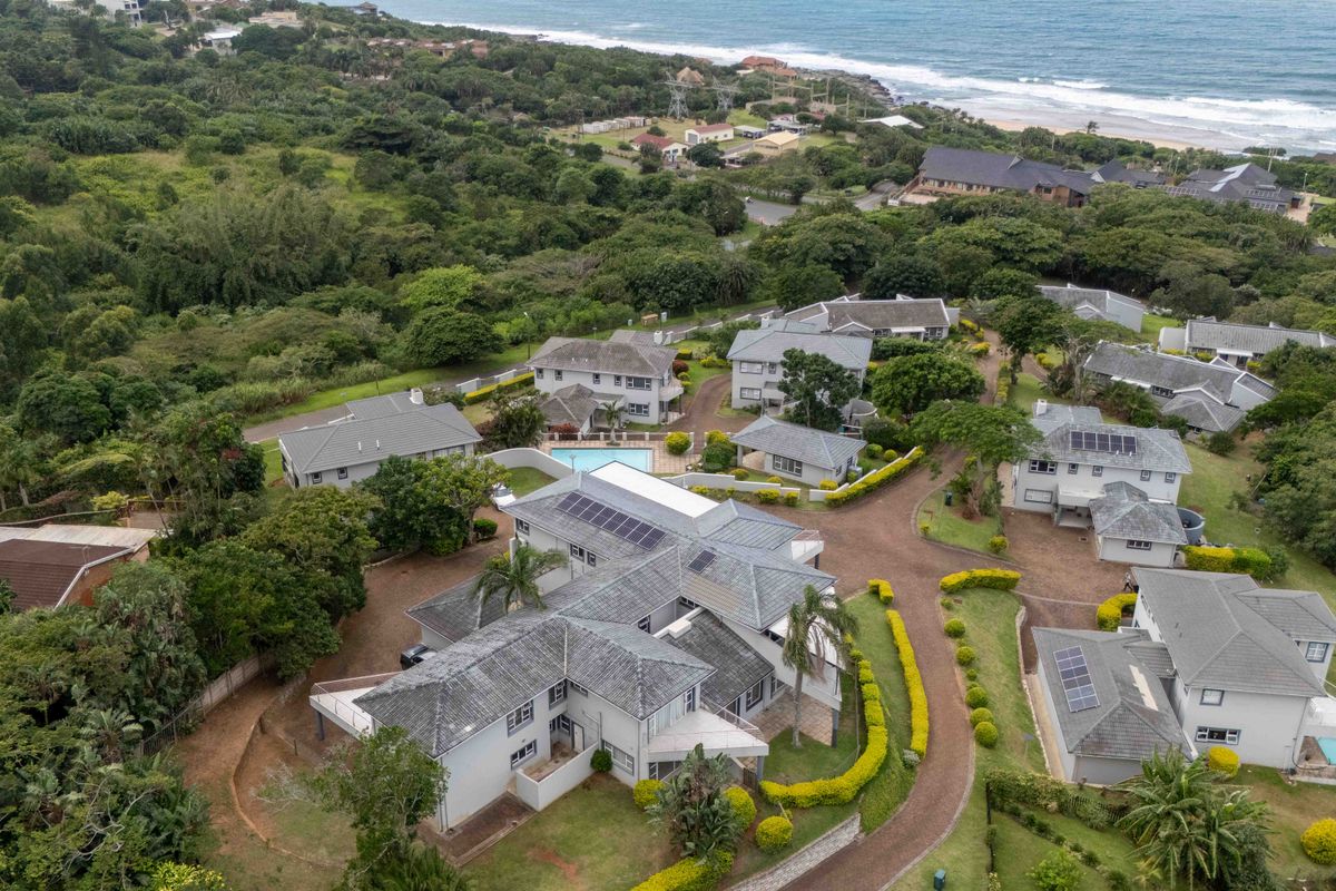 Elegant Apartment Living - Photo 2