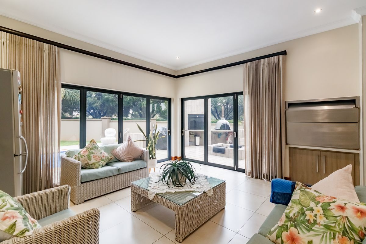 Welcome Home – Where Elegance and Comfort Meet! - Photo 5