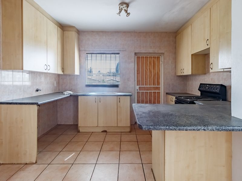 Bidding starts from R800 000.00 all offers accepted - Photo 7