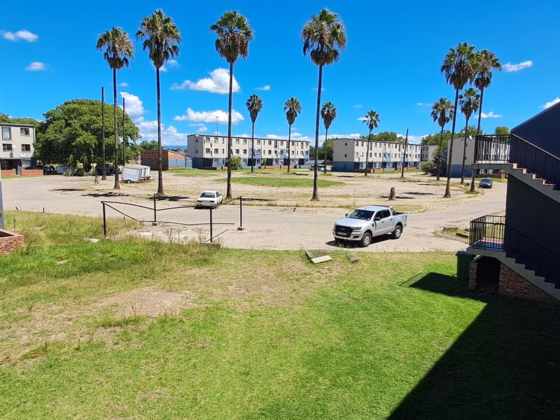 Flat For Sale In Newcastle - Photo 10