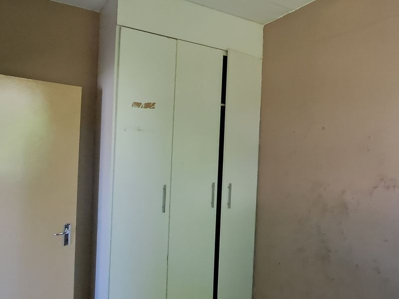 Flat For Sale In Newcastle - Photo 9