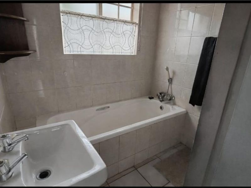 Stunning 3-bedroom townhouse for sale in Safari Gardens, Rustenburg—perfect for family living! - Photo 7
