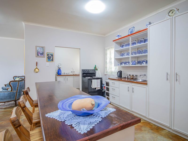 Modern Home in Moorreesburg - Photo 6