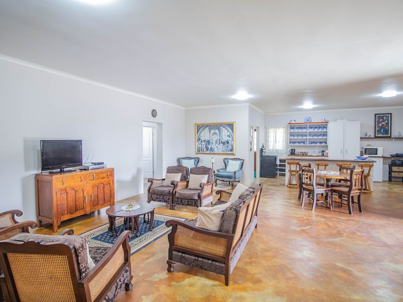 Modern Home in Moorreesburg - Photo 3