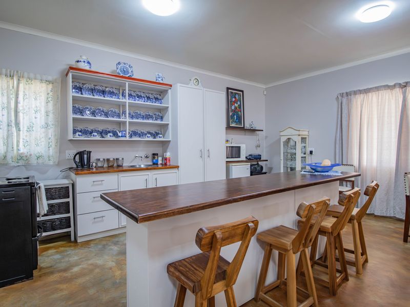 Modern Home in Moorreesburg - Photo 5