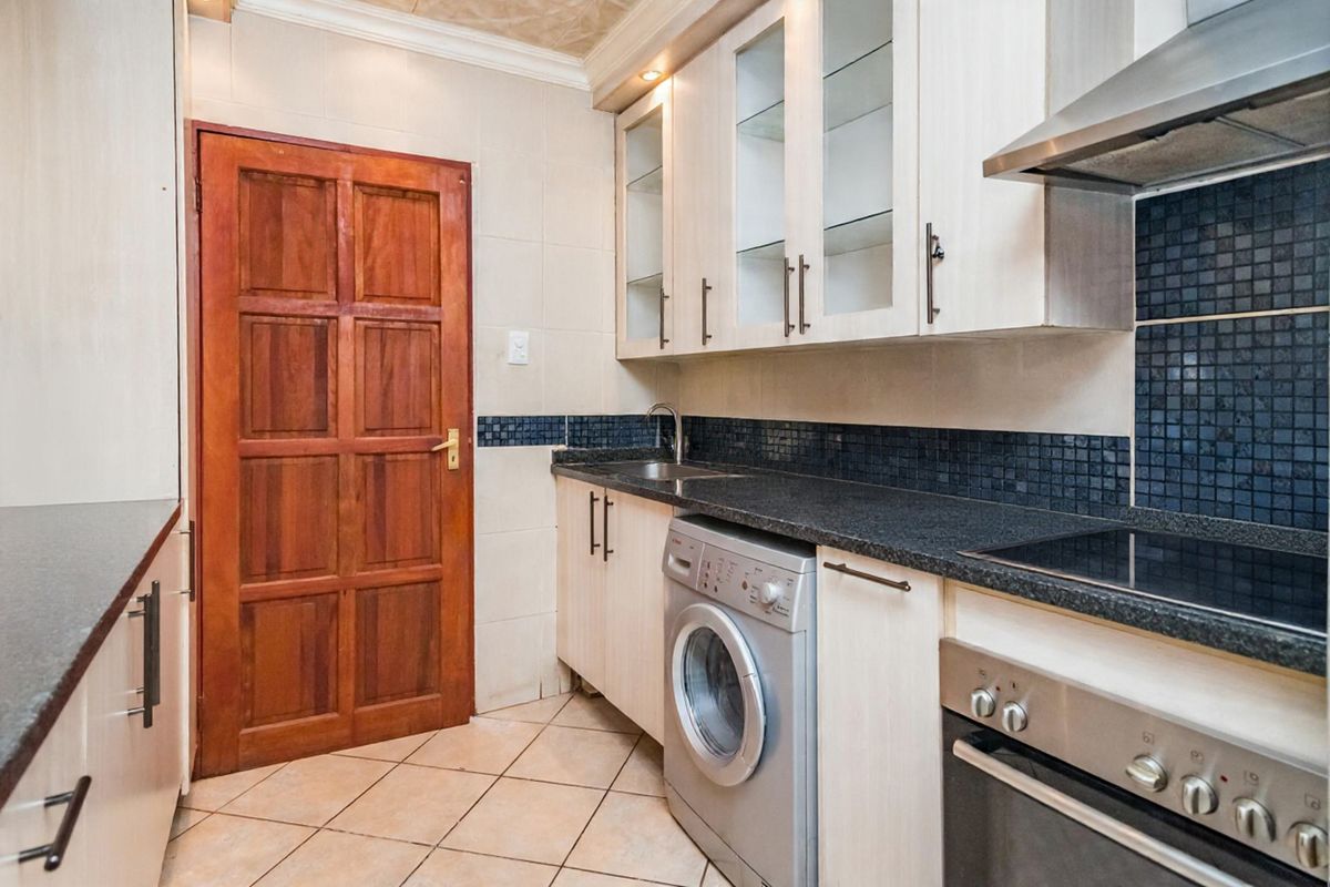 House for Sale In Protea Glen Ext 8! - Photo 2