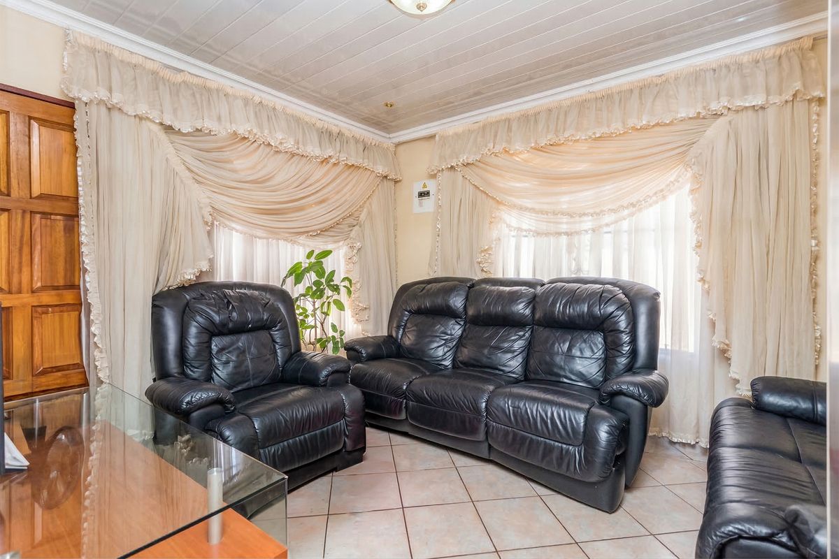 House for Sale In Protea Glen Ext 8! - Photo 4