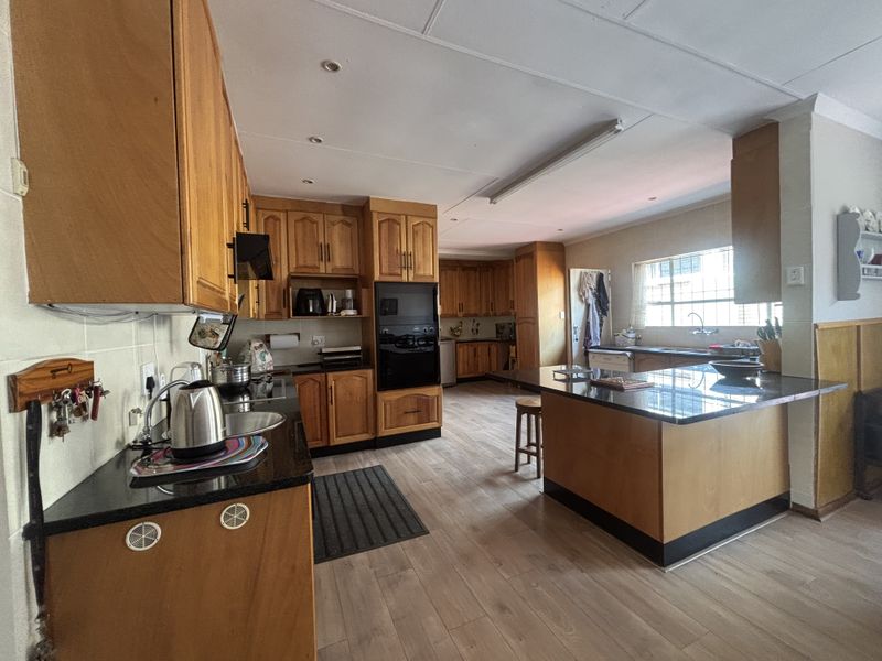 Impressive Home For Sale - Photo 3